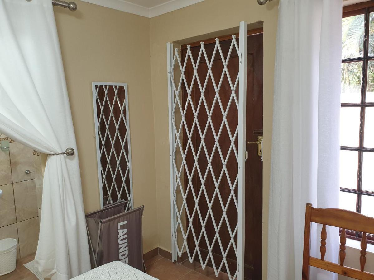Lani'S Guest House - No Loadshedding ムシナ エクステリア 写真